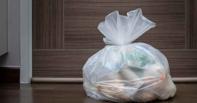 How to Use Garbage Bags for Packing and Moving?