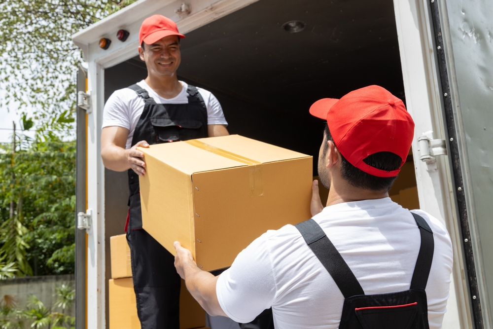 Why Your Business Should Hire Professional Movers?